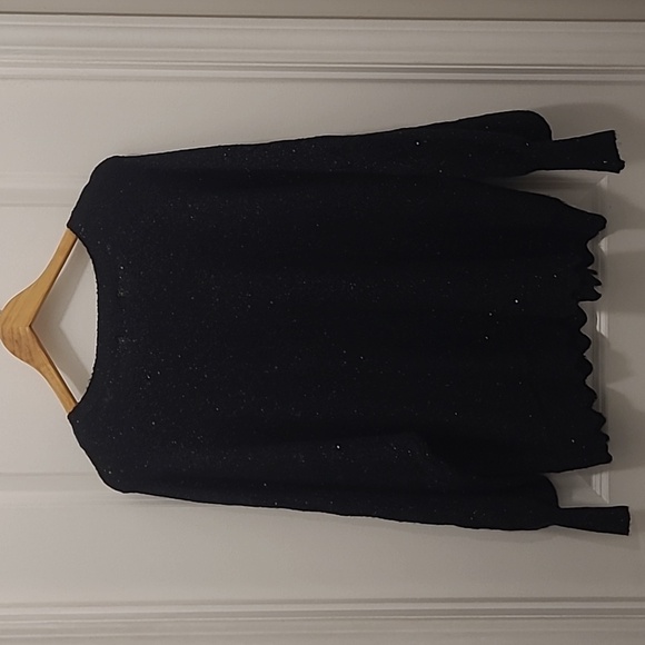 ELLE Black Sweater with Wide Bell like Sleeves and Pink Sparkle. - Picture 4 of 9